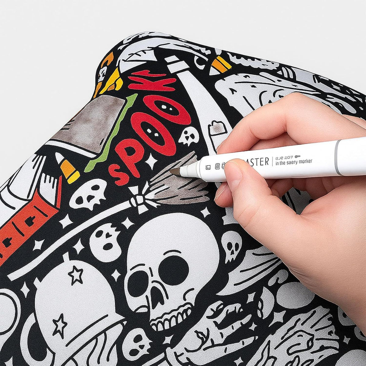 DIY Coloring Blanket With Markers DIY Coloring Blanket With Marking Pen